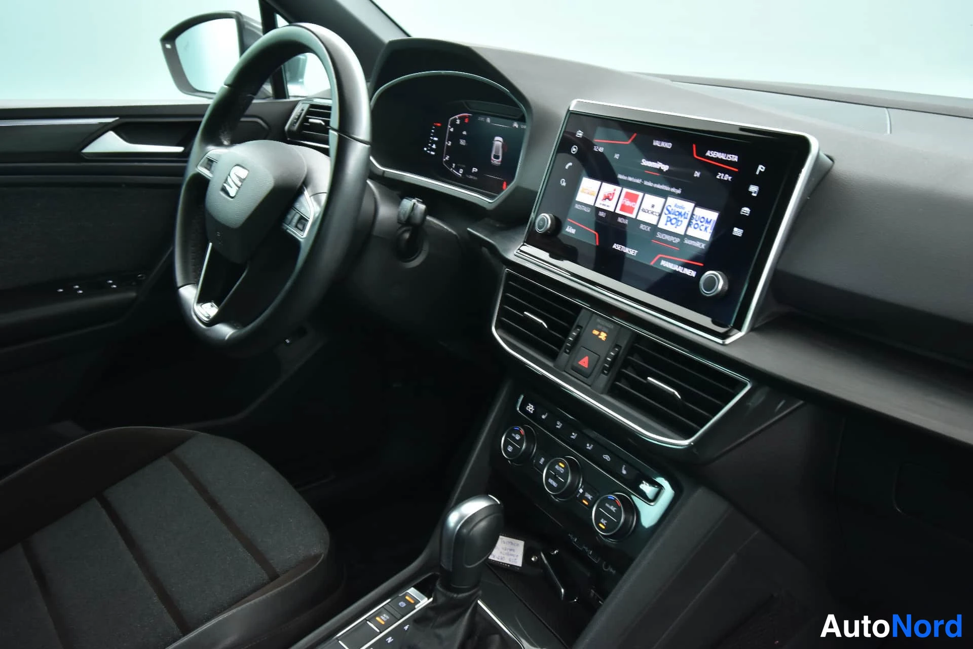 Harmaa Seat Tarraco 2020, ohjaamo, kuva 14