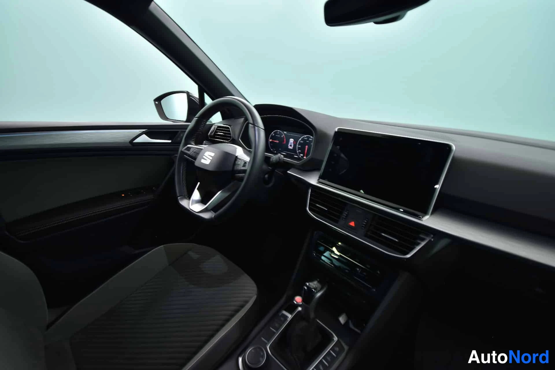 Harmaa Seat Tarraco 2023, ohjaamo, kuva 16