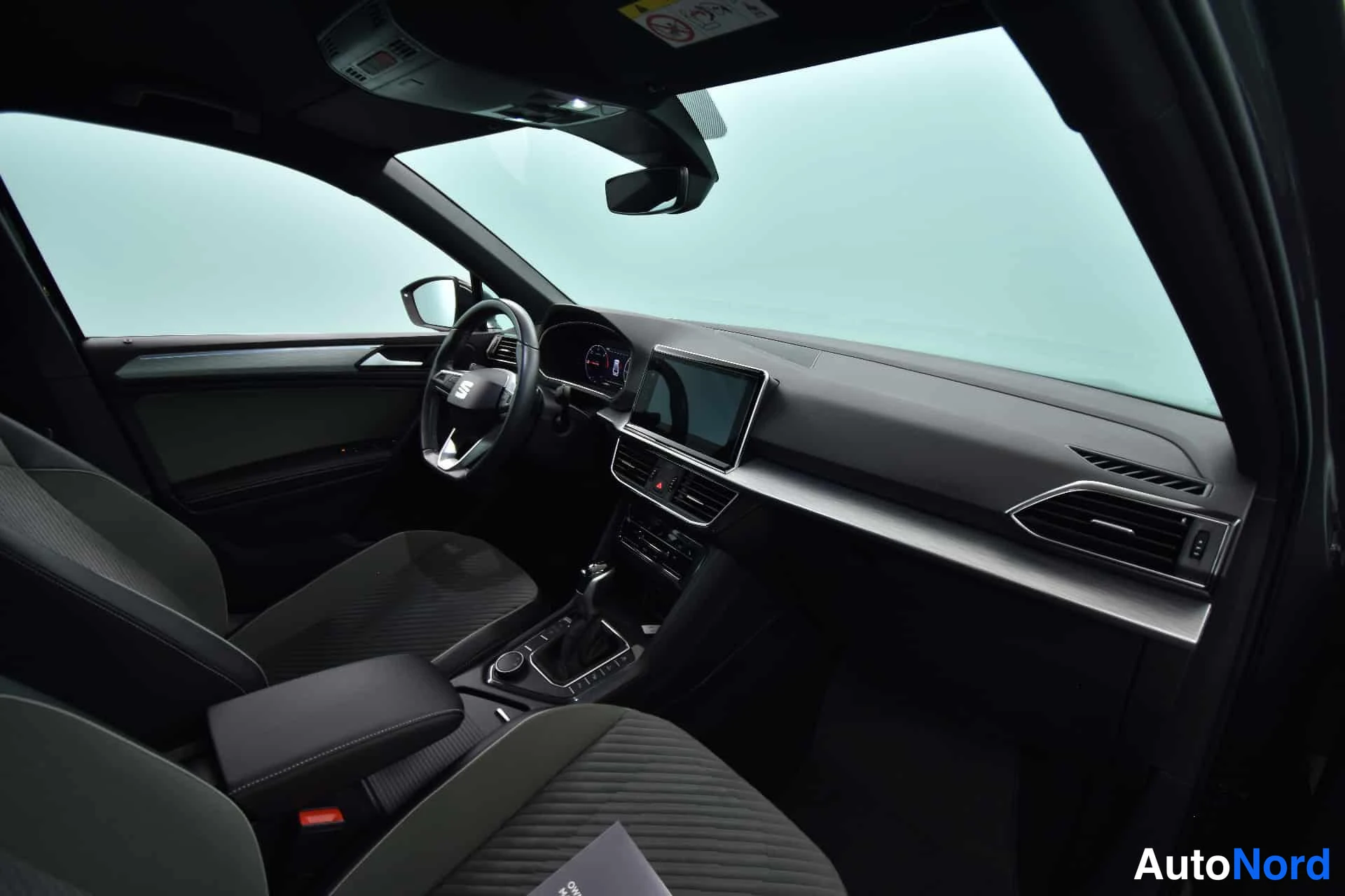 Harmaa Seat Tarraco 2023, ohjaamo, kuva 18