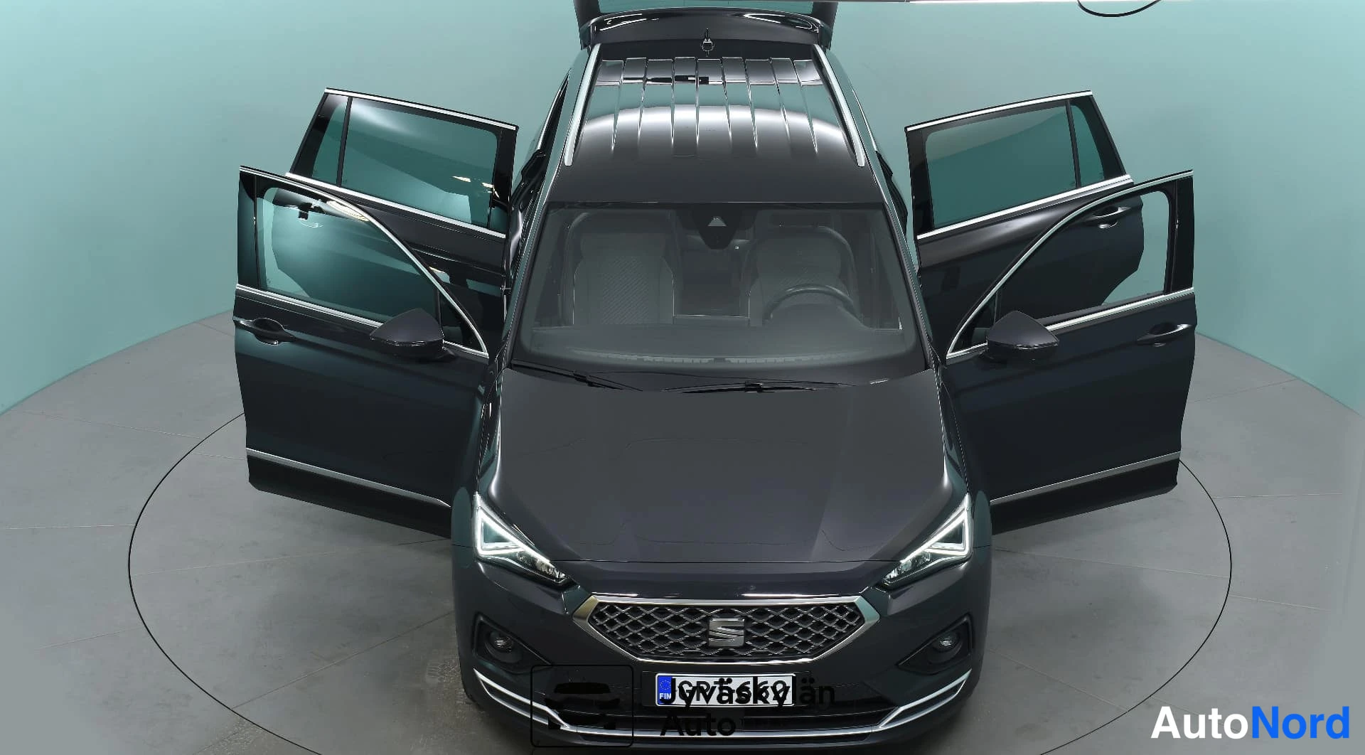 Harmaa Seat Tarraco 2023, edestä, kuva 5