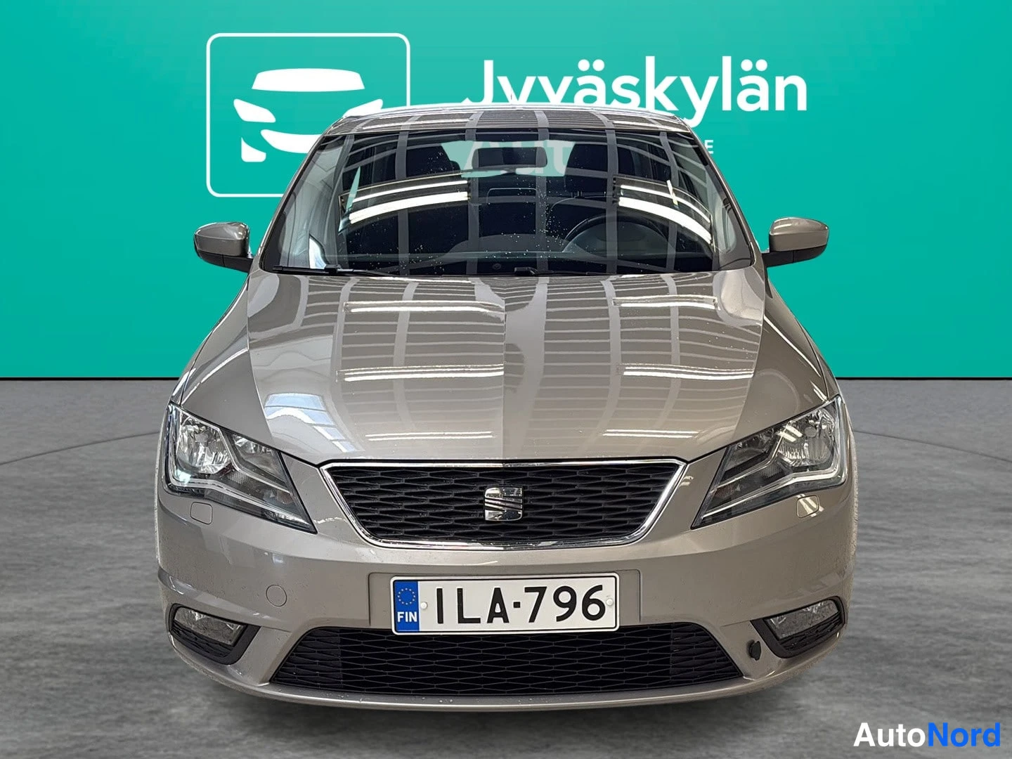 Beige Seat Toledo 2013, edestä, kuva 3