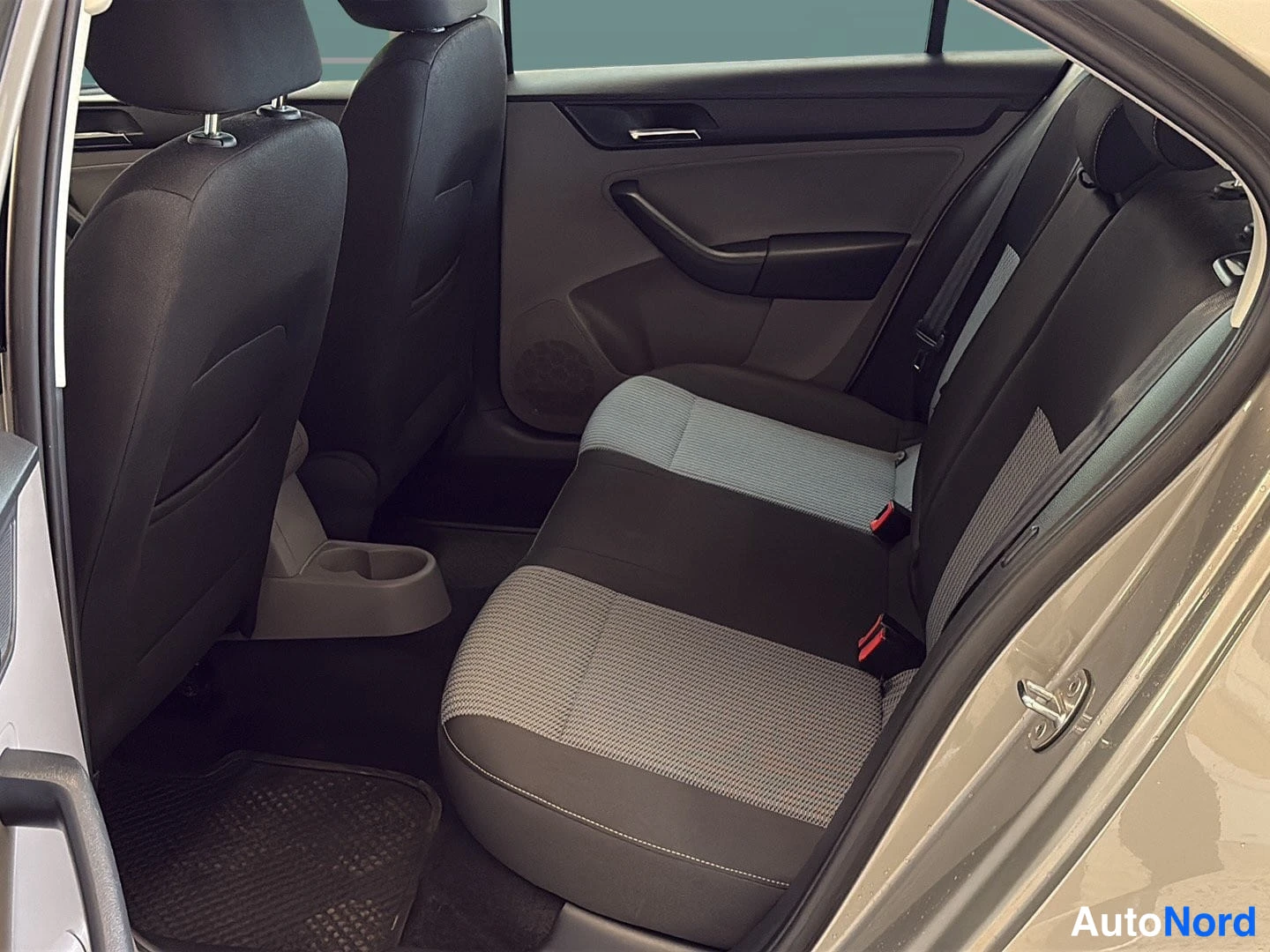 Beige Seat Toledo 2013, takaistuimet, kuva 10