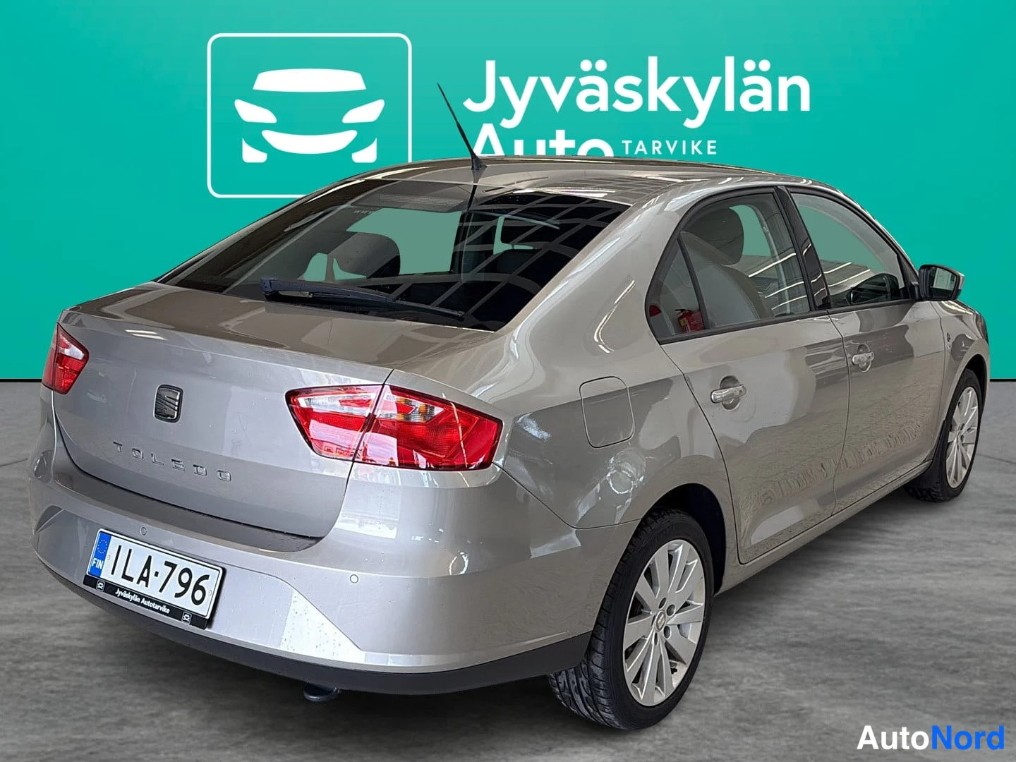 Beige Seat Toledo 2013, takaviisto, kuva 4