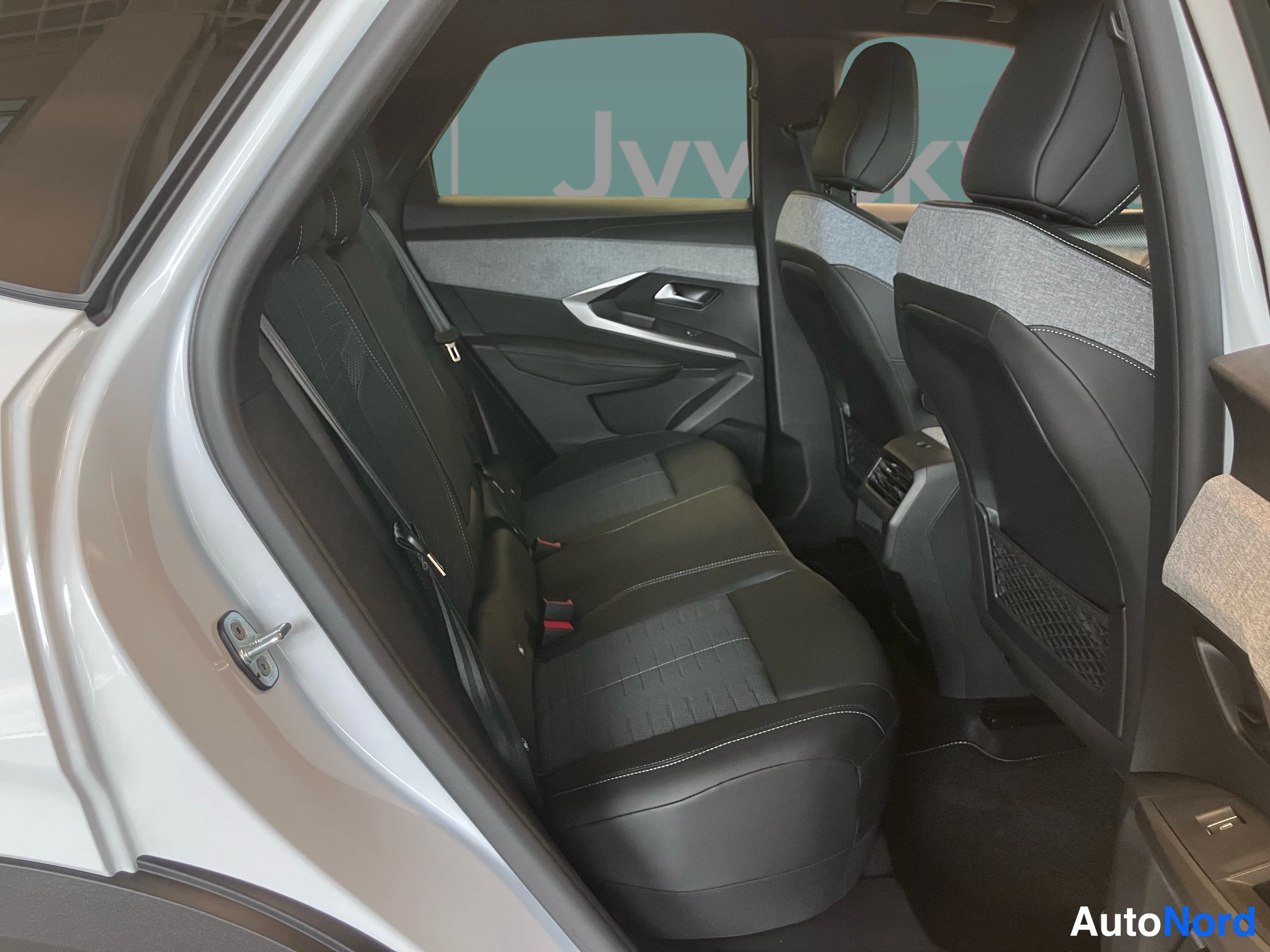 Valkoinen Peugeot 3008 2026, takaistuimet, kuva 20