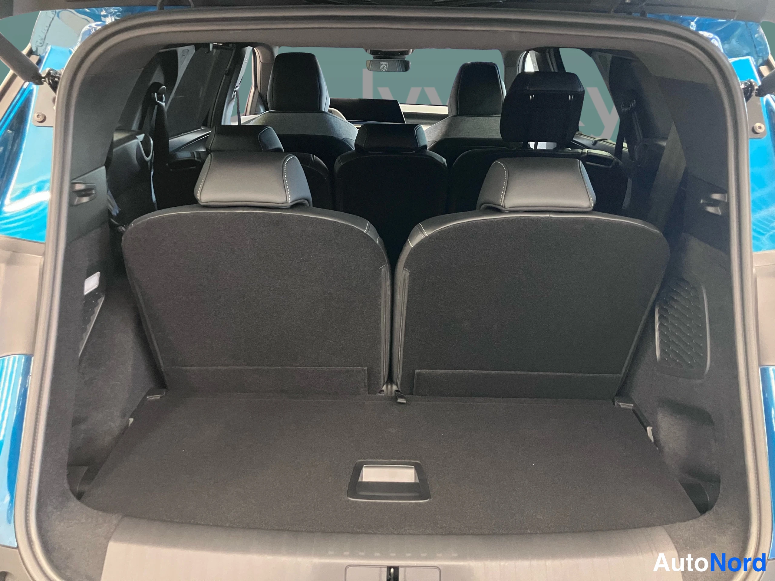 Sininen Peugeot 5008 2026, tavaratila, kuva 22