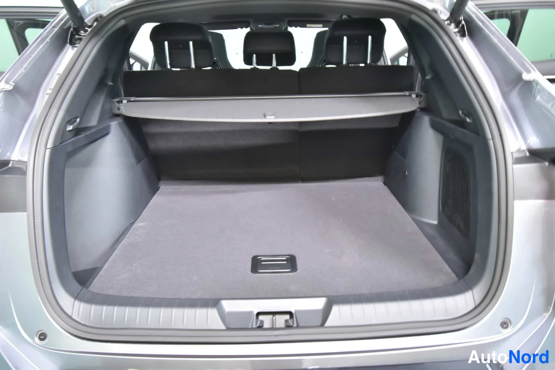 Harmaa BYD Seal U DM-i 2026, tavaratila, kuva 20