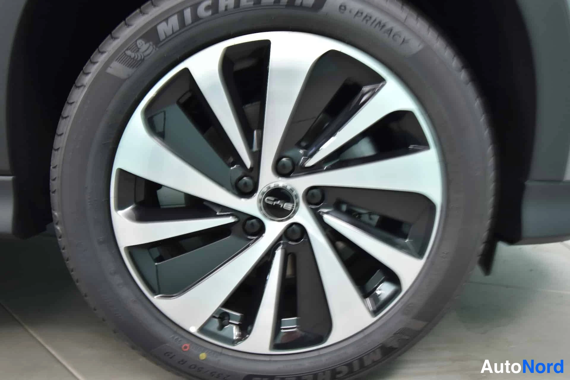 Harmaa BYD Seal U DM-i 2026, yksityiskohta, kuva 29