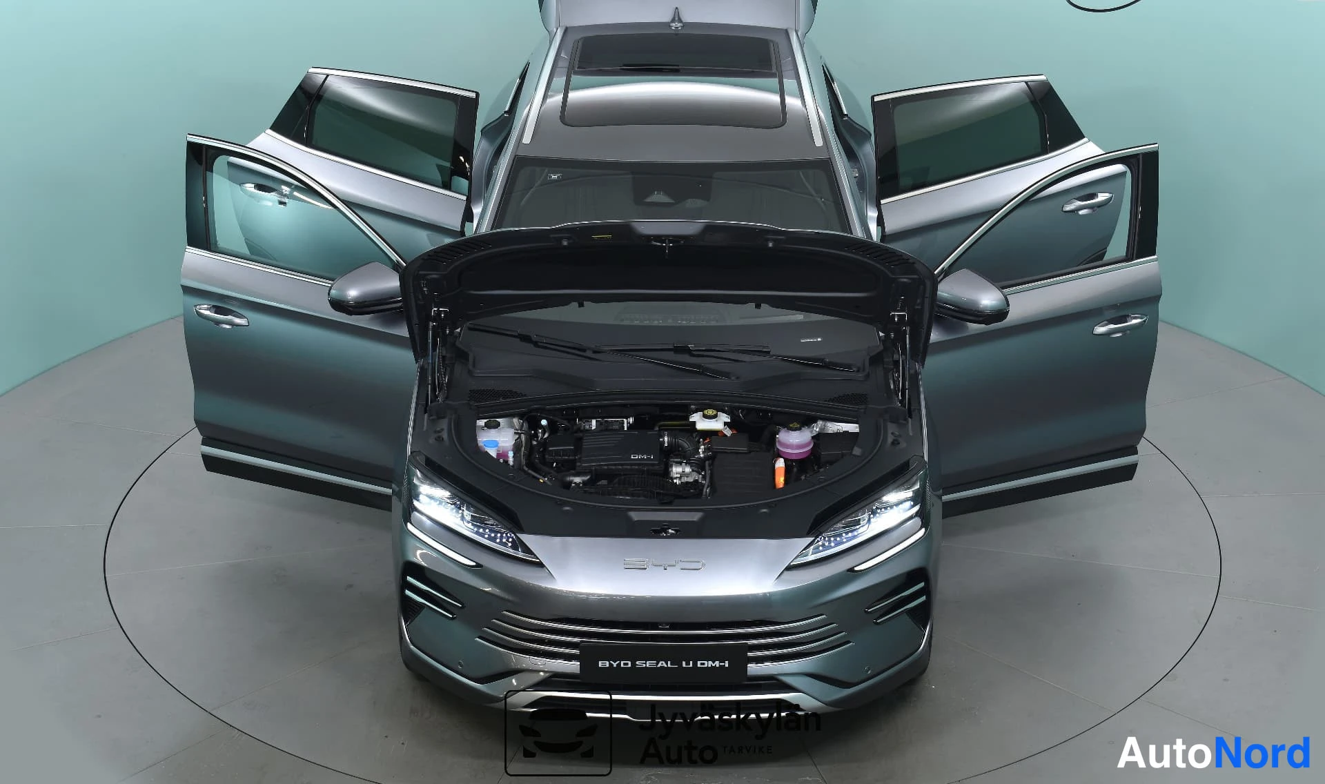 Harmaa BYD Seal U DM-i 2026, edestä, kuva 4