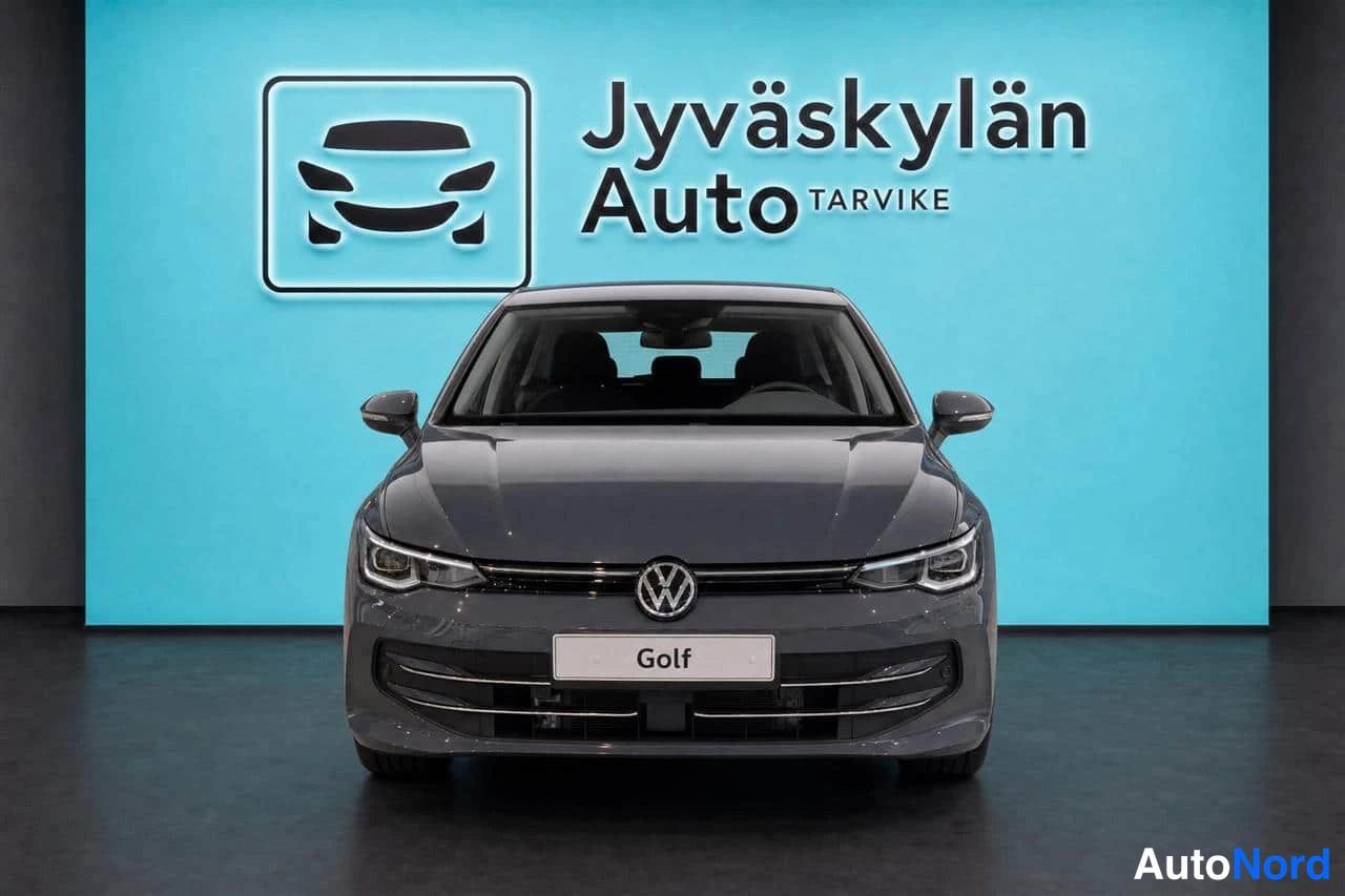 Harmaa Volkswagen Golf 2026, edestä, kuva 3