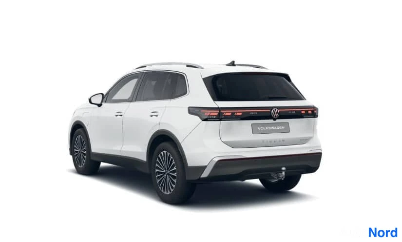 Valkoinen Volkswagen Tiguan 2026, takaviisto, kuva 3