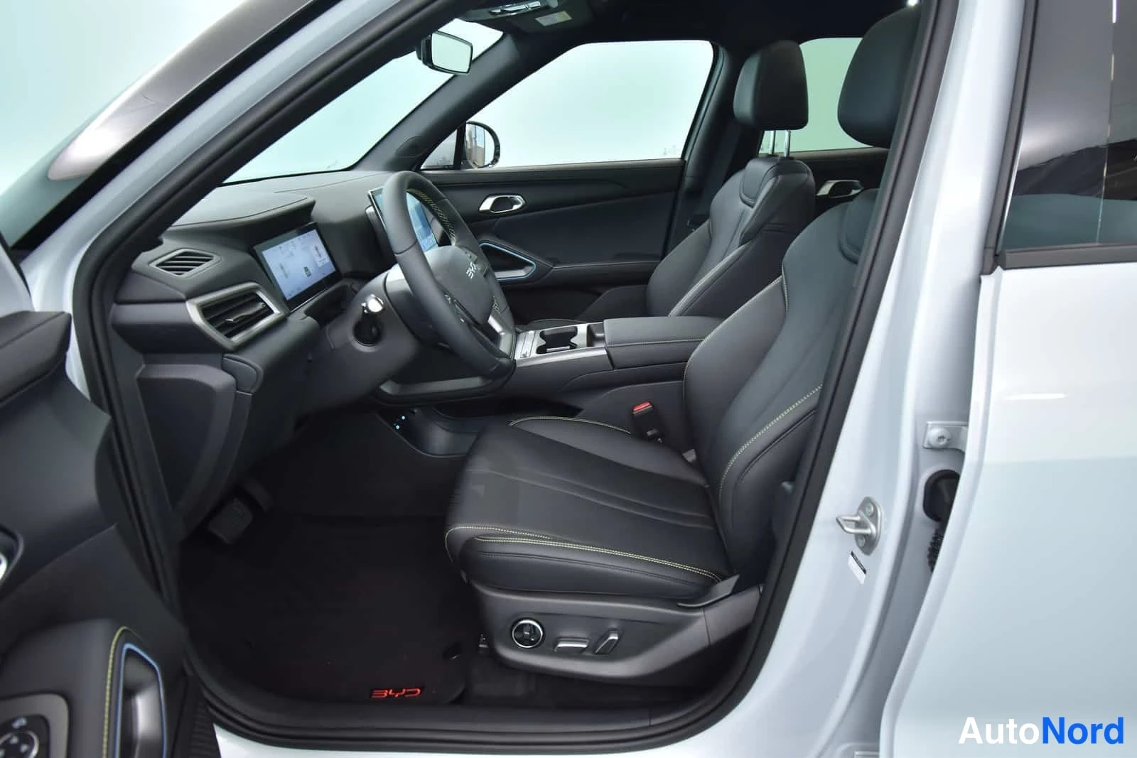 Valkoinen BYD Atto 2 2026, ohjaamo, kuva 17