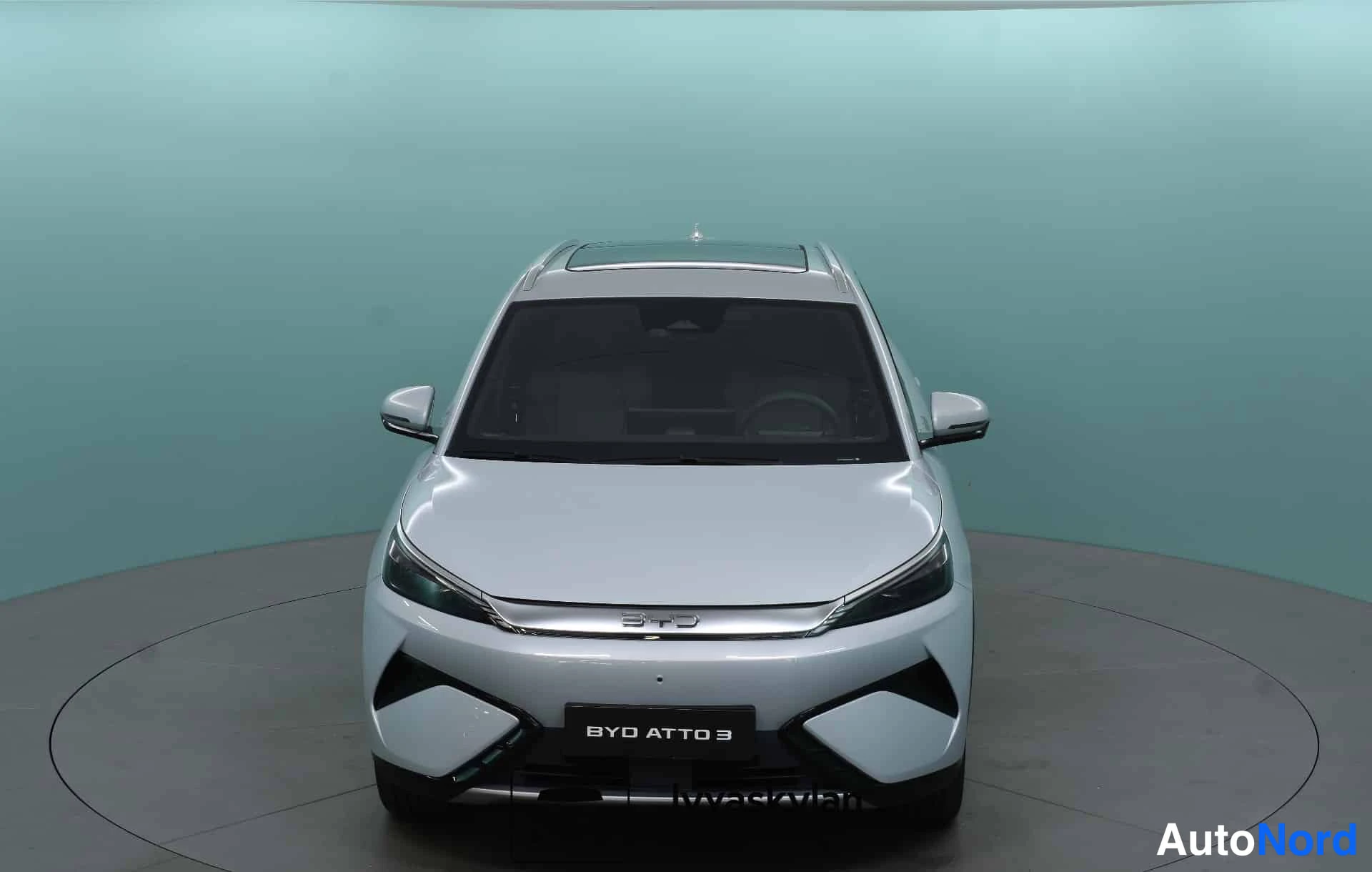 Valkoinen BYD Atto 3 2026, edestä, kuva 6