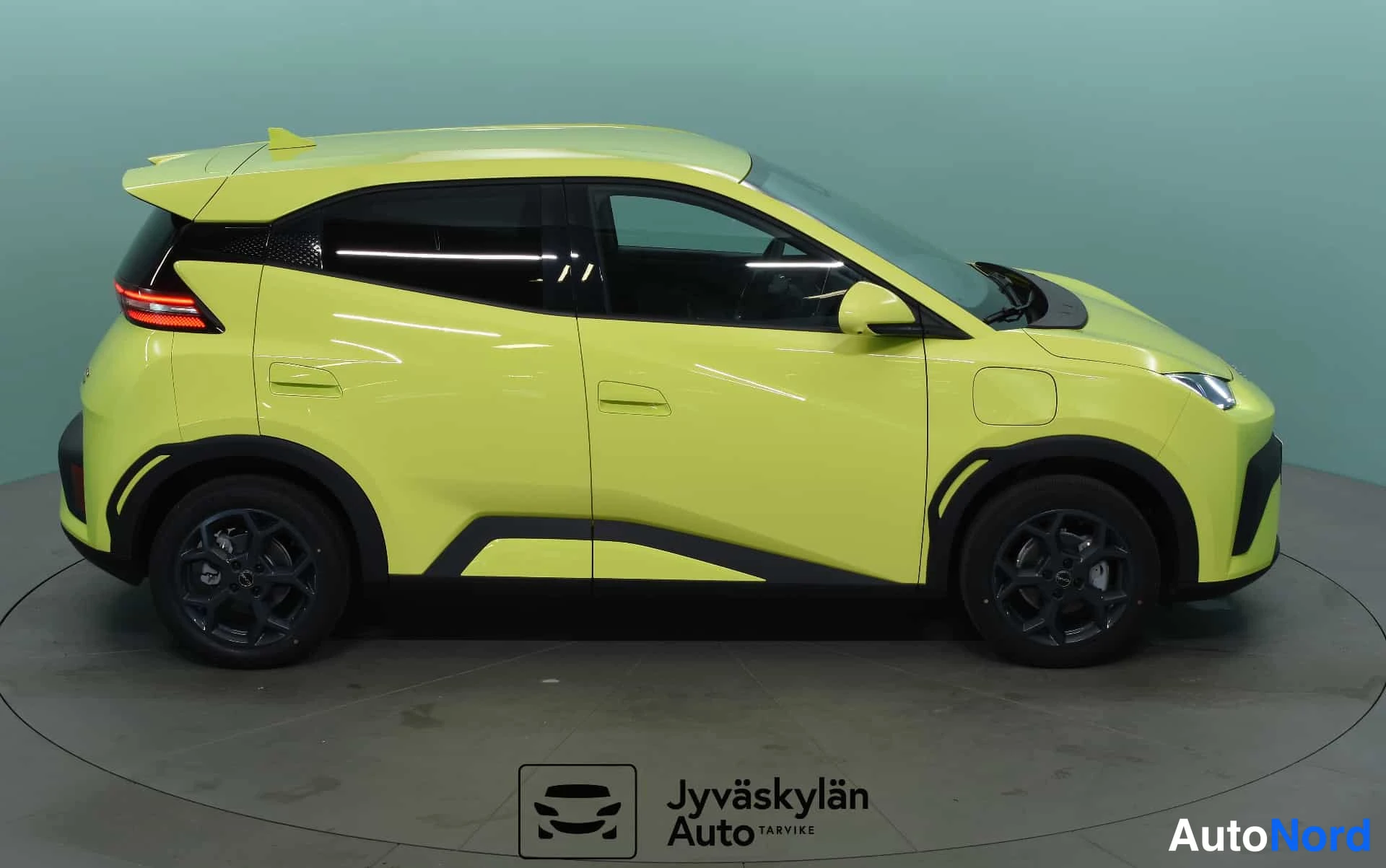 Vihreä BYD Dolphin Surf 2026, sivulta, kuva 6