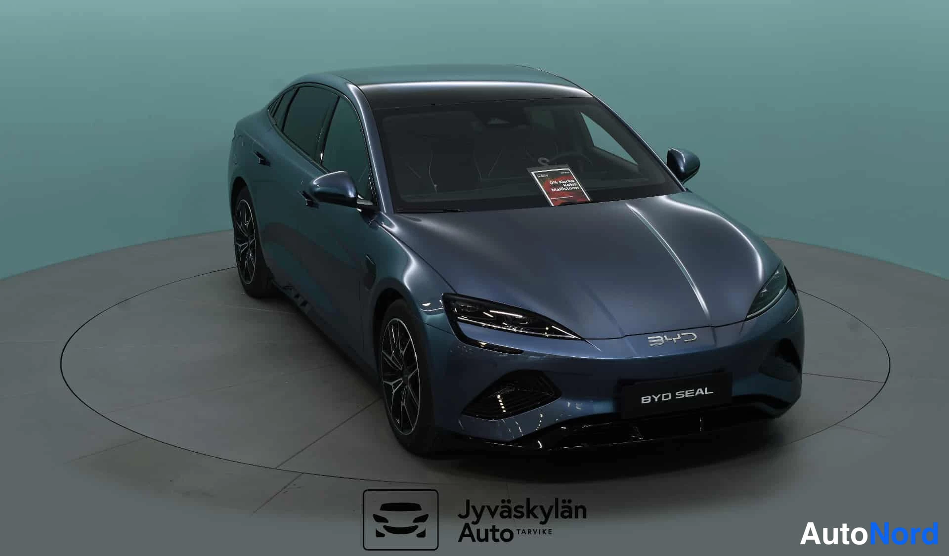 Harmaa BYD Seal 2026, etuviisto, keula oikealle, kuva 5