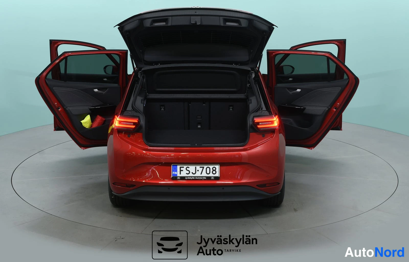 Punainen Volkswagen ID.3 2025, takaa, kuva 12