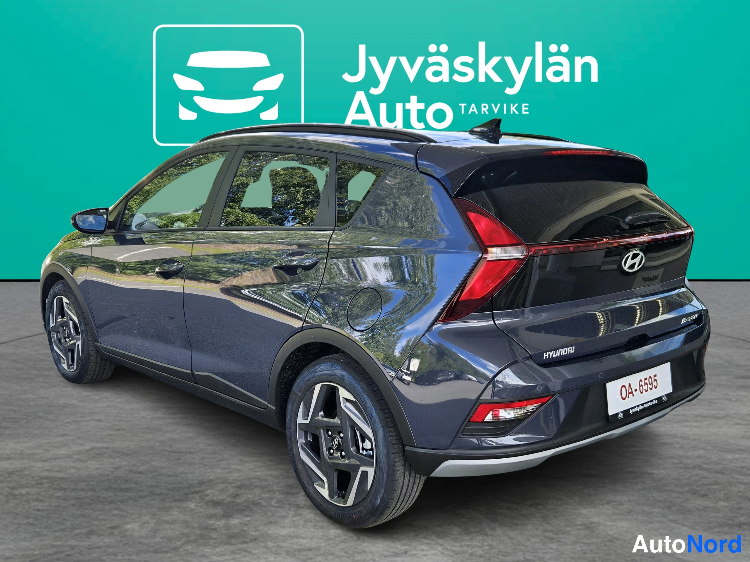 Harmaa Hyundai Bayon 2026, takaviisto, kuva 10