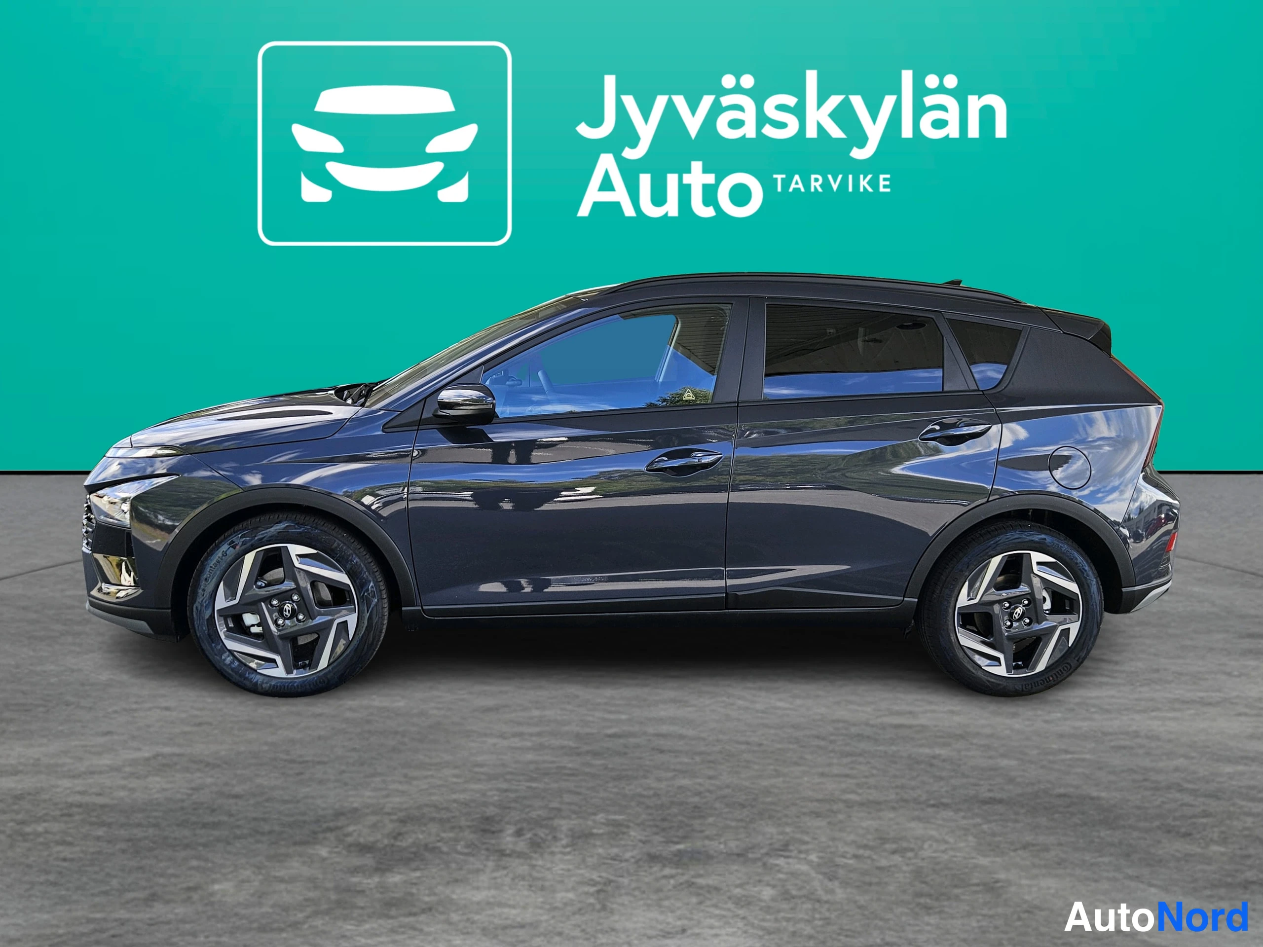 Harmaa Hyundai Bayon 2026, etuviisto, keula vasemmalle, kuva 3