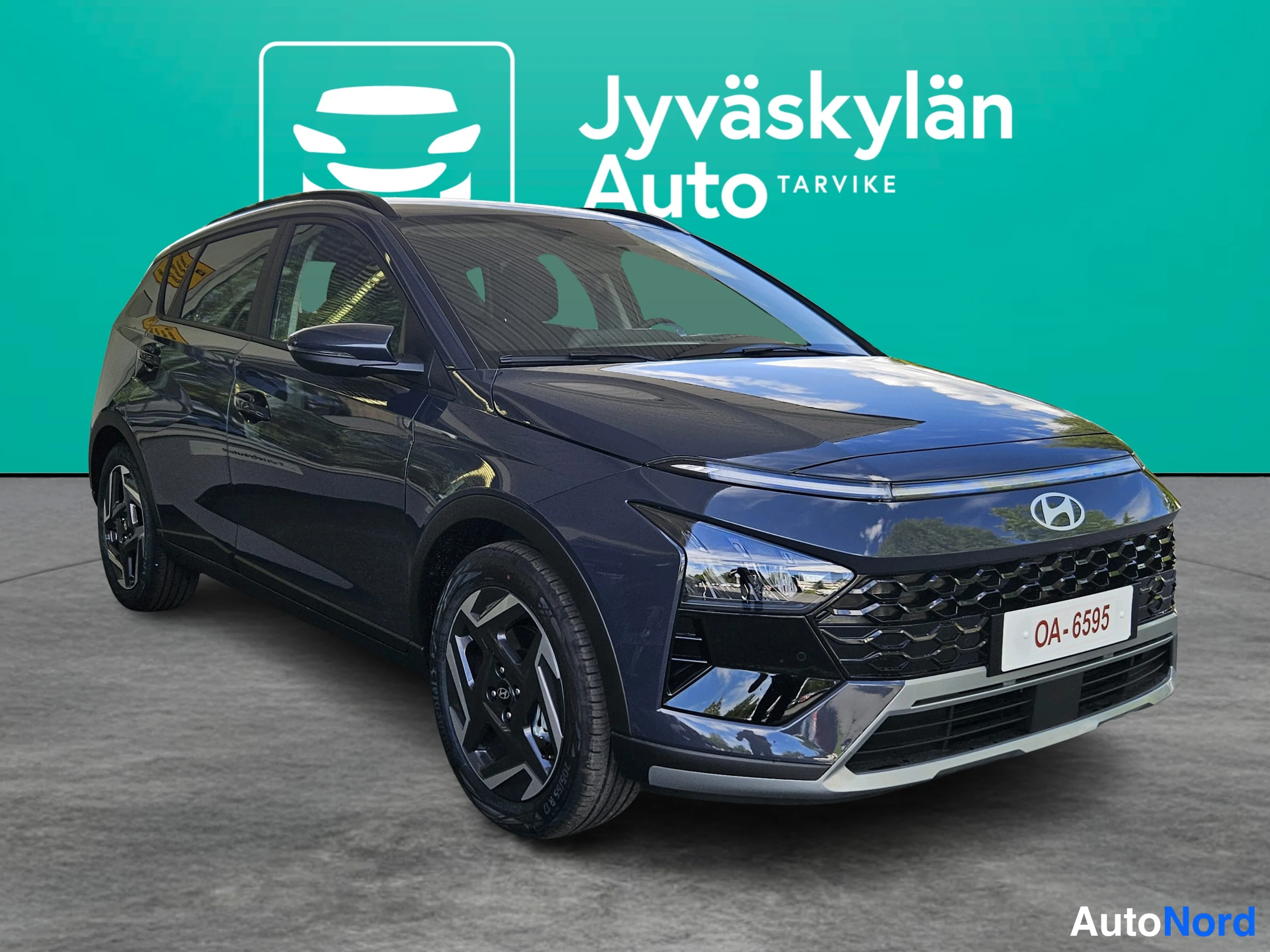 Harmaa Hyundai Bayon 2026, etuviisto, keula oikealle, kuva 6