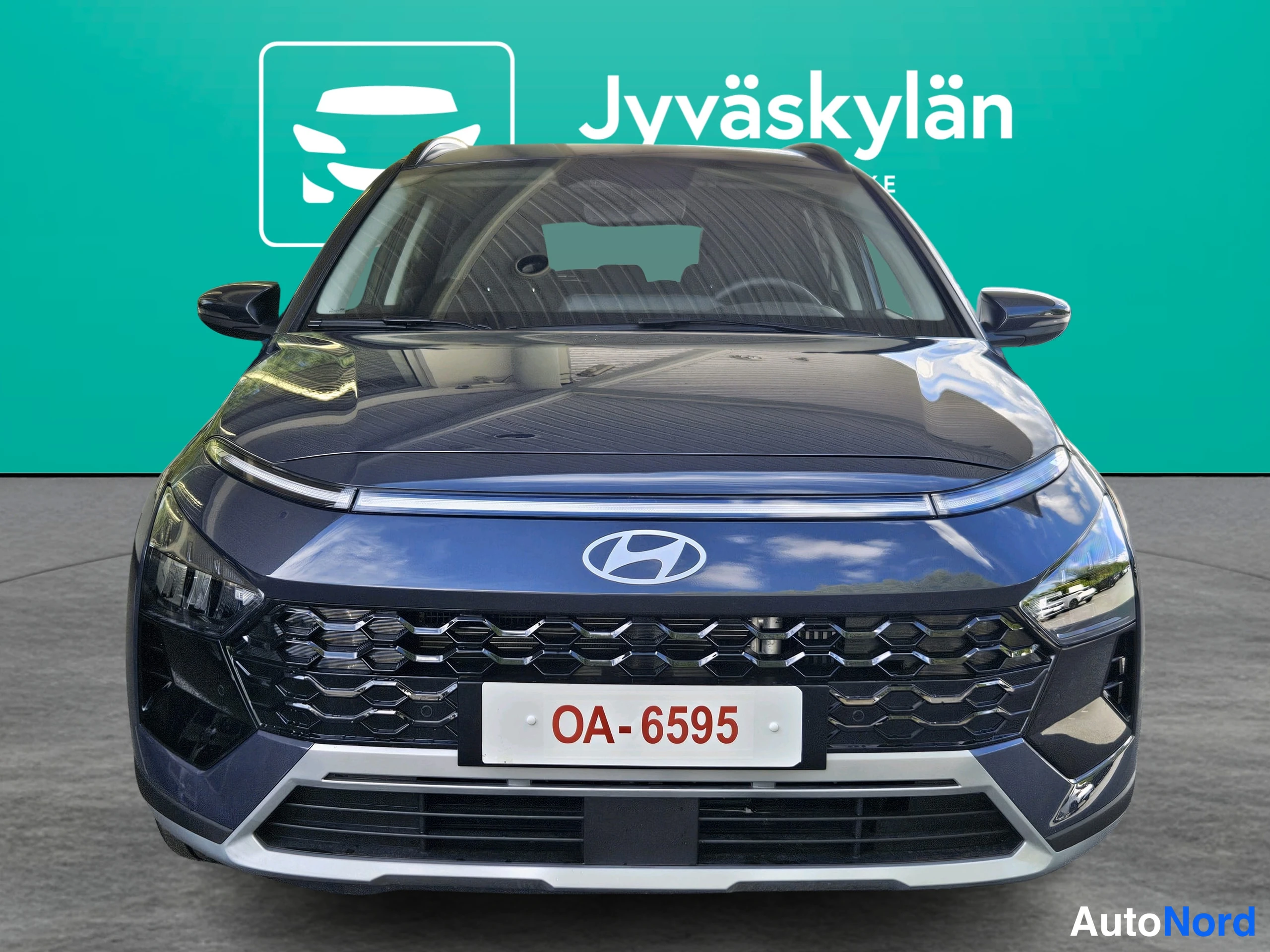 Harmaa Hyundai Bayon 2026, edestä, kuva 8