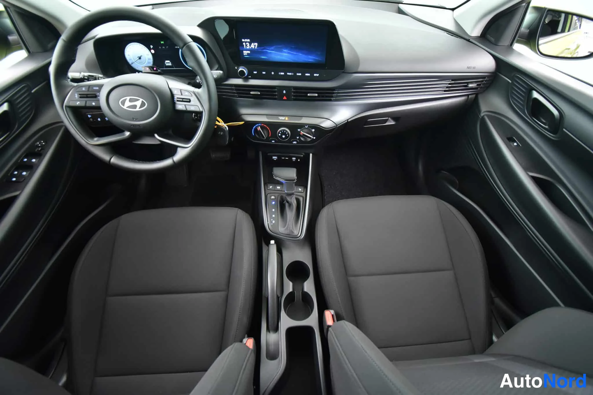 Yellow Hyundai i20 2026, cockpit, photo 23