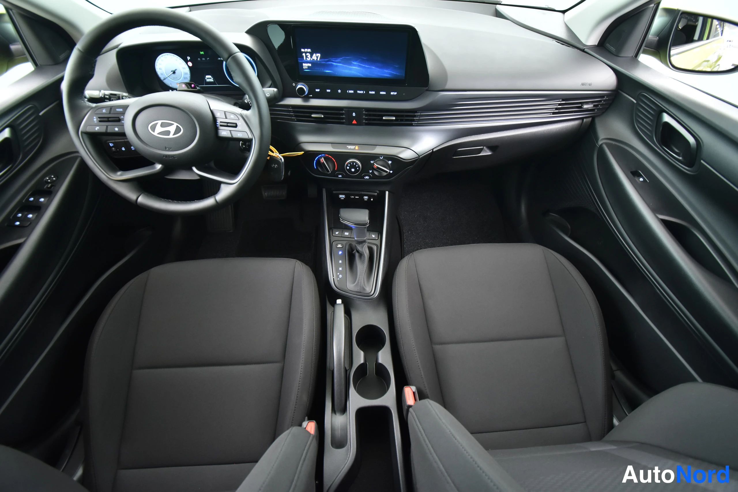 Yellow Hyundai i20 2026, cockpit, photo 24