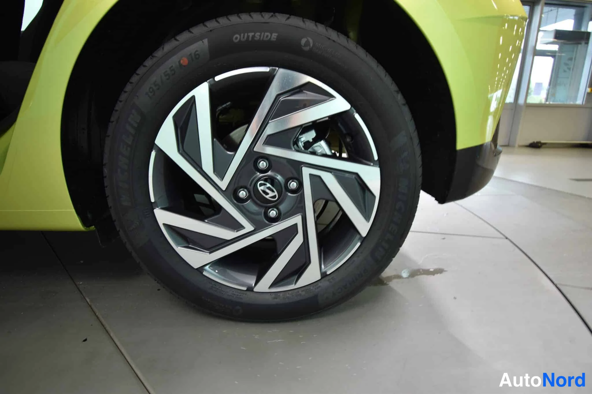 Yellow Hyundai i20 2026, front, photo 9