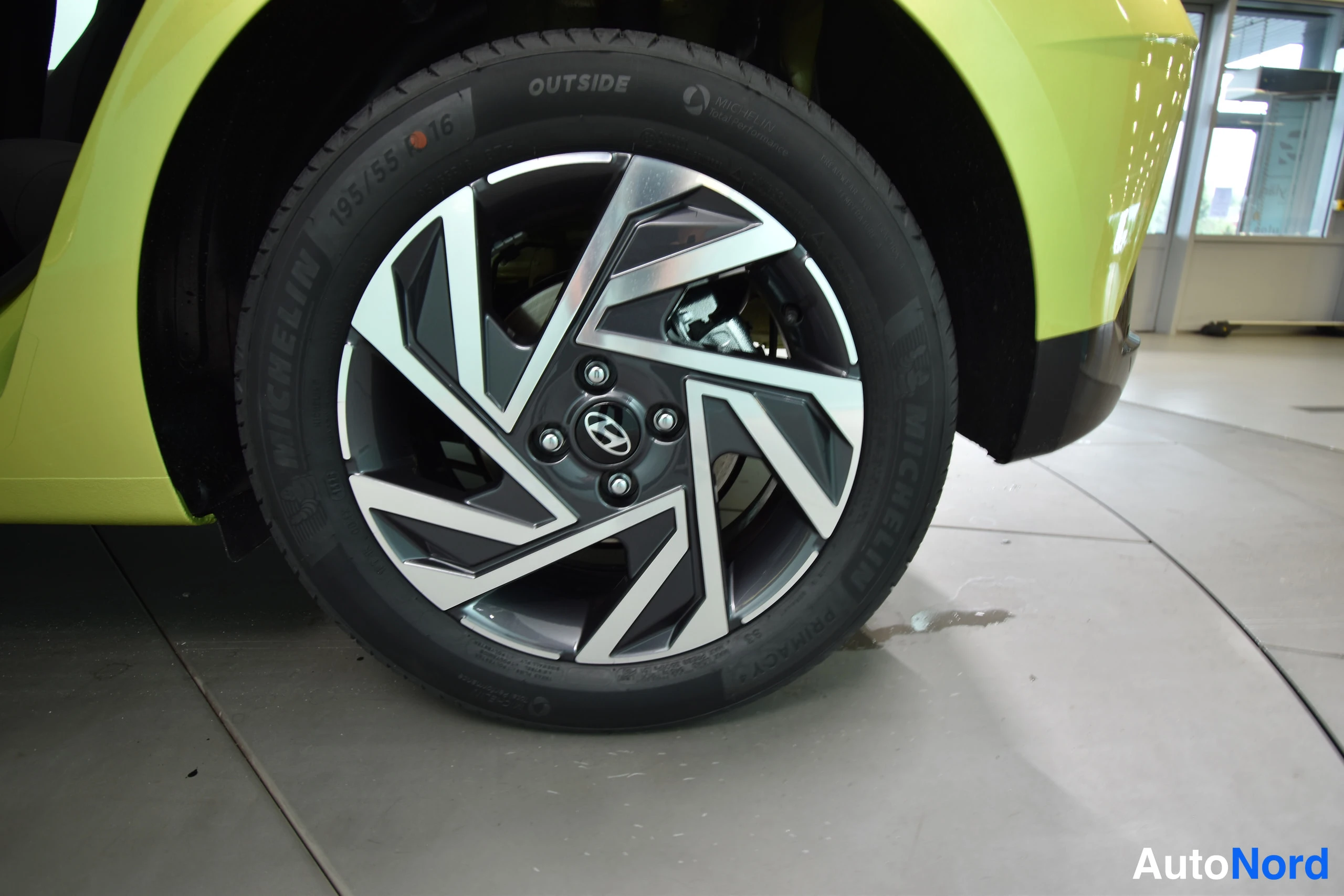 Yellow Hyundai i20 2026, front, photo 10