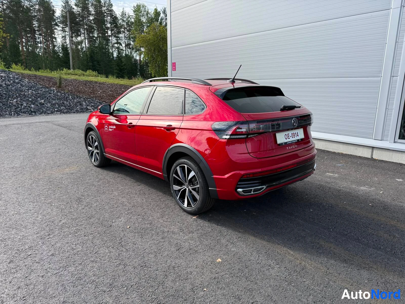 Punainen Volkswagen Taigo 2026, takaviisto, kuva 8