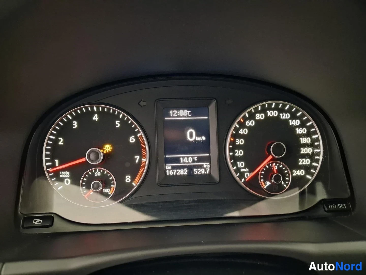 Ruskea Volkswagen Touran 2012, yksityiskohta, kuva 15