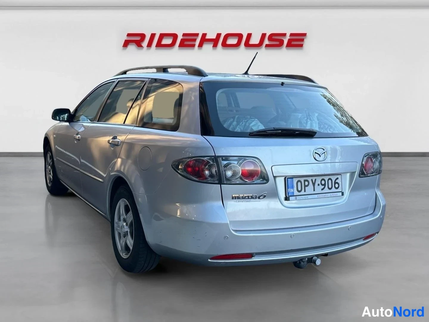 Harmaa Mazda 6 2008, takaviisto, kuva 2
