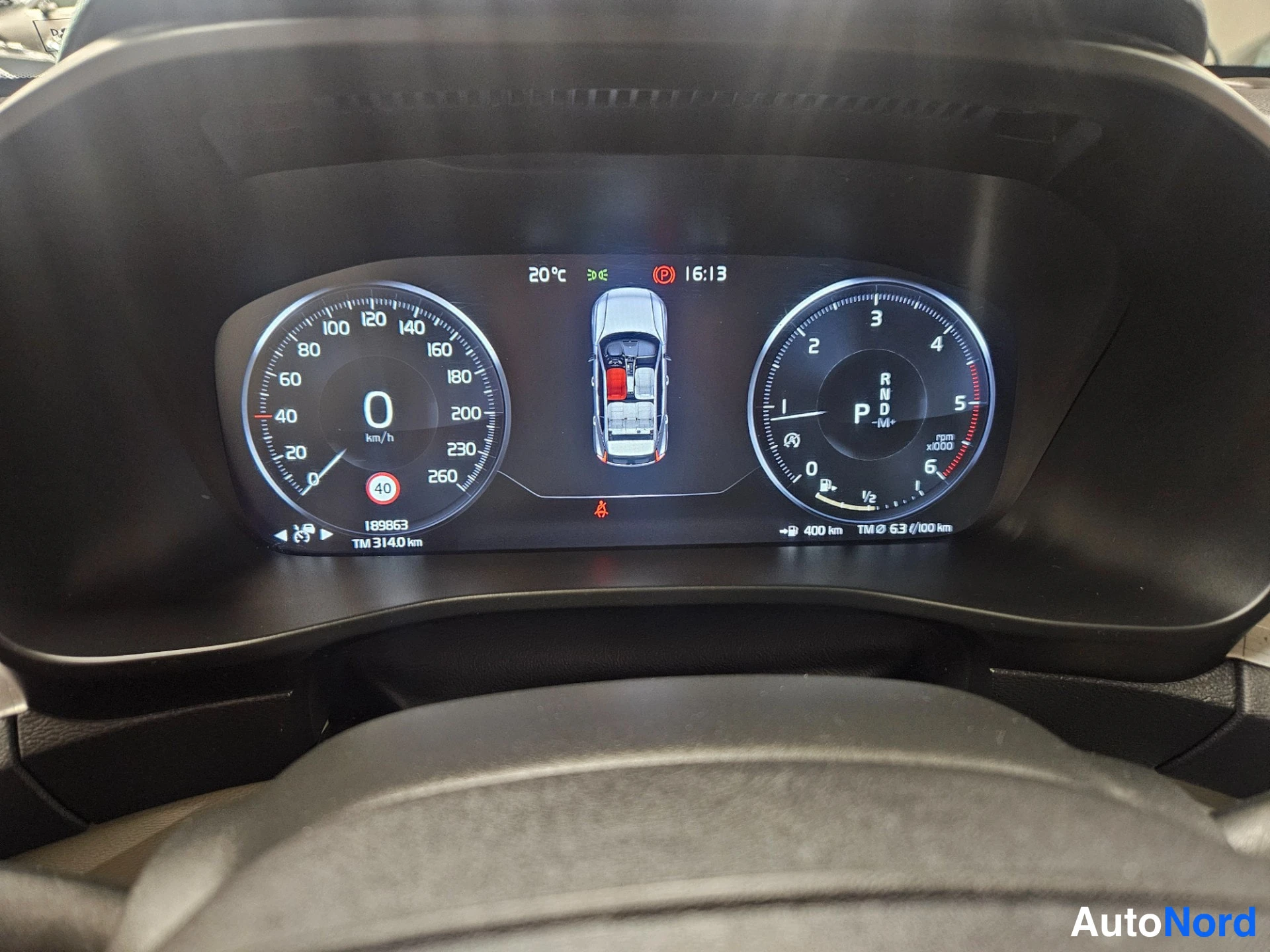 White Volvo XC40 2018, detail, photo 15