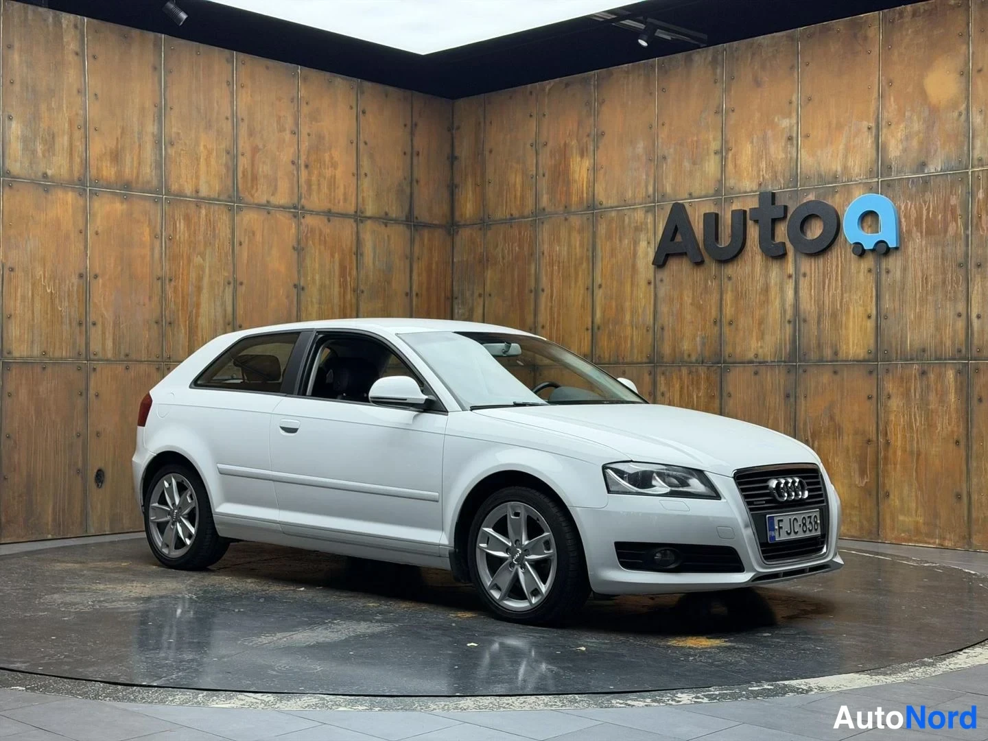 Valkoinen Audi A3 2008, etuviisto, keula oikealle, kuva 6
