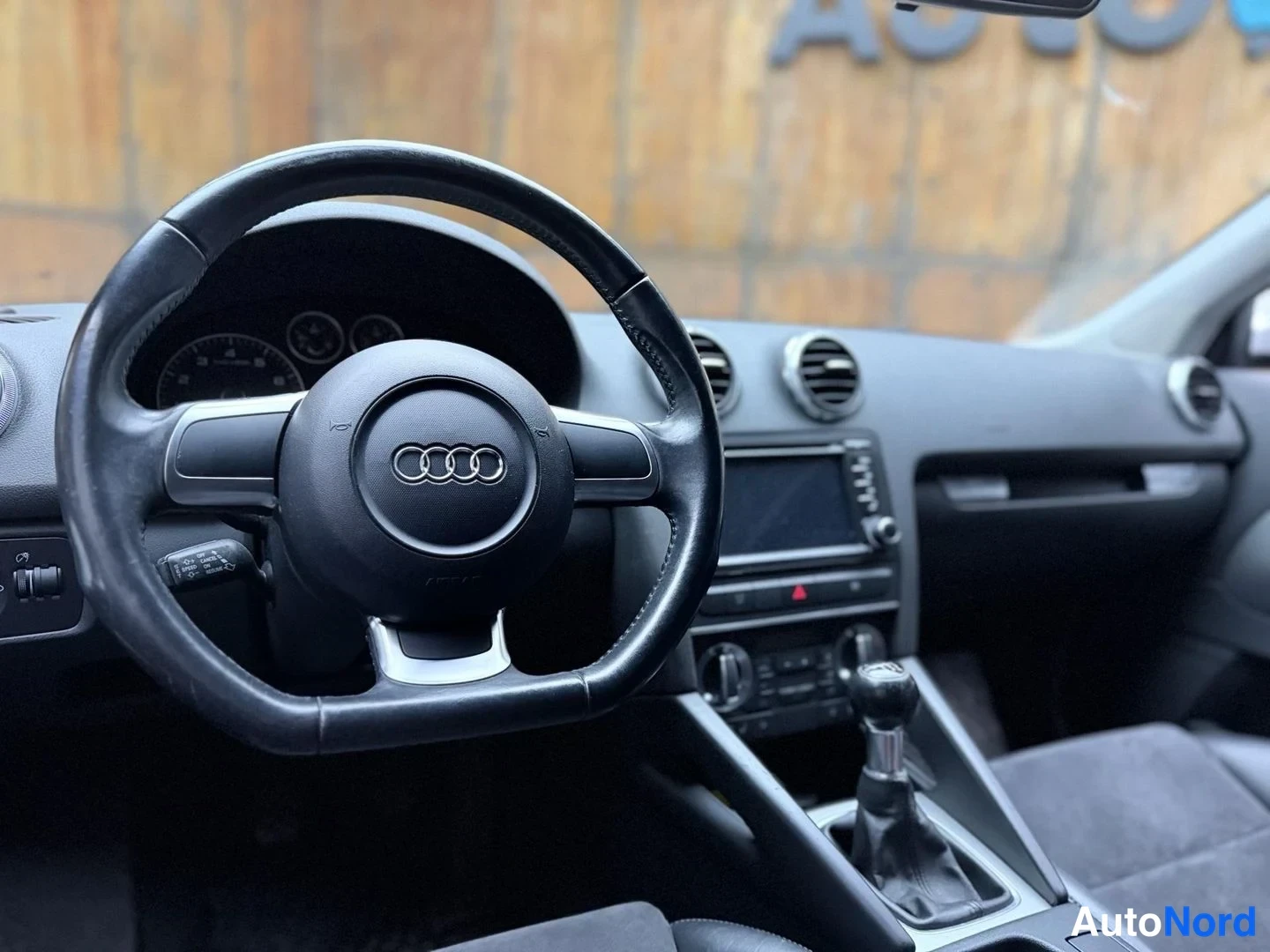 Valkoinen Audi A3 2008, ohjaamo, kuva 17