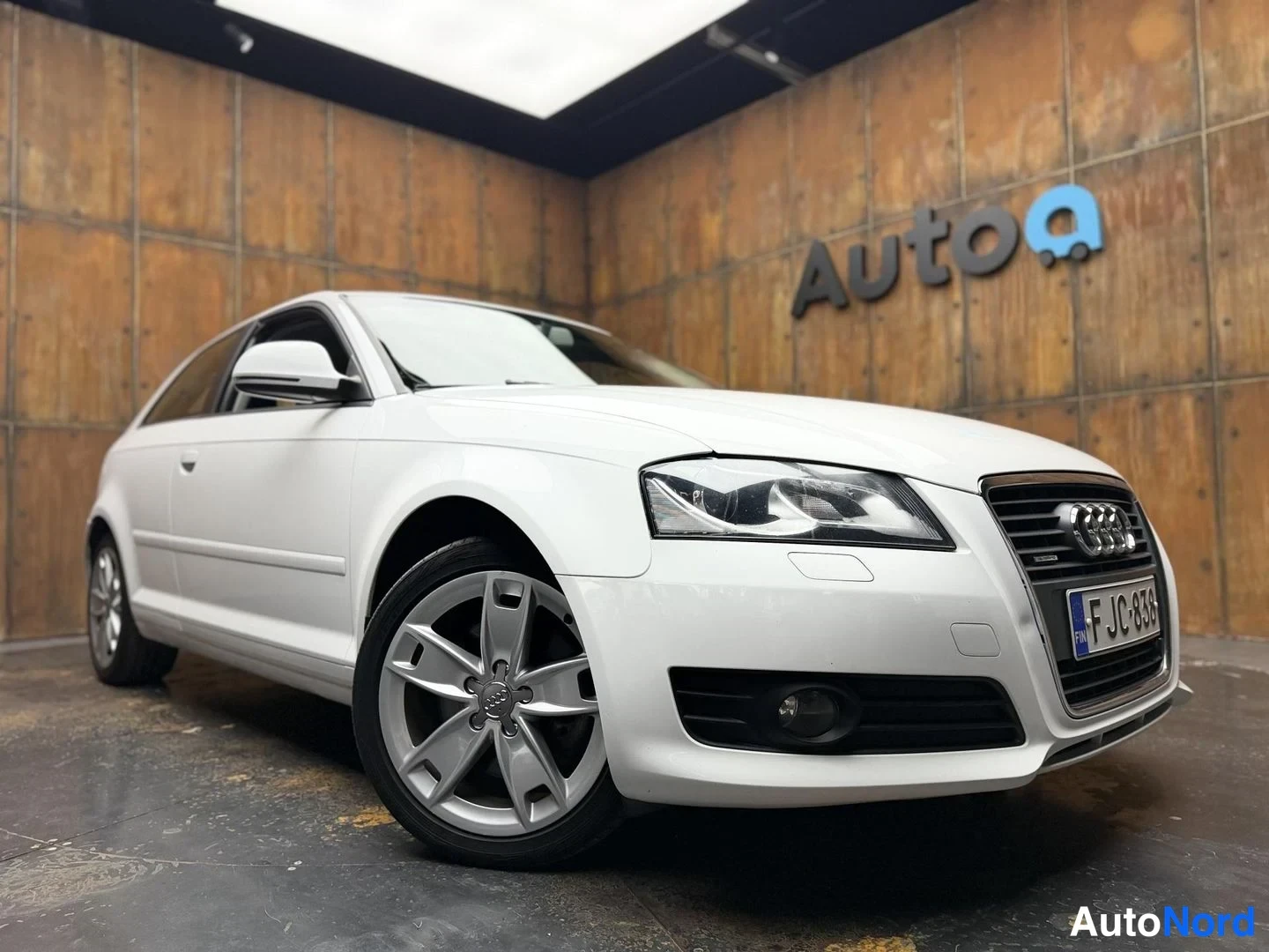 Valkoinen Audi A3 2008, etuviisto, keula oikealle, kuva 8