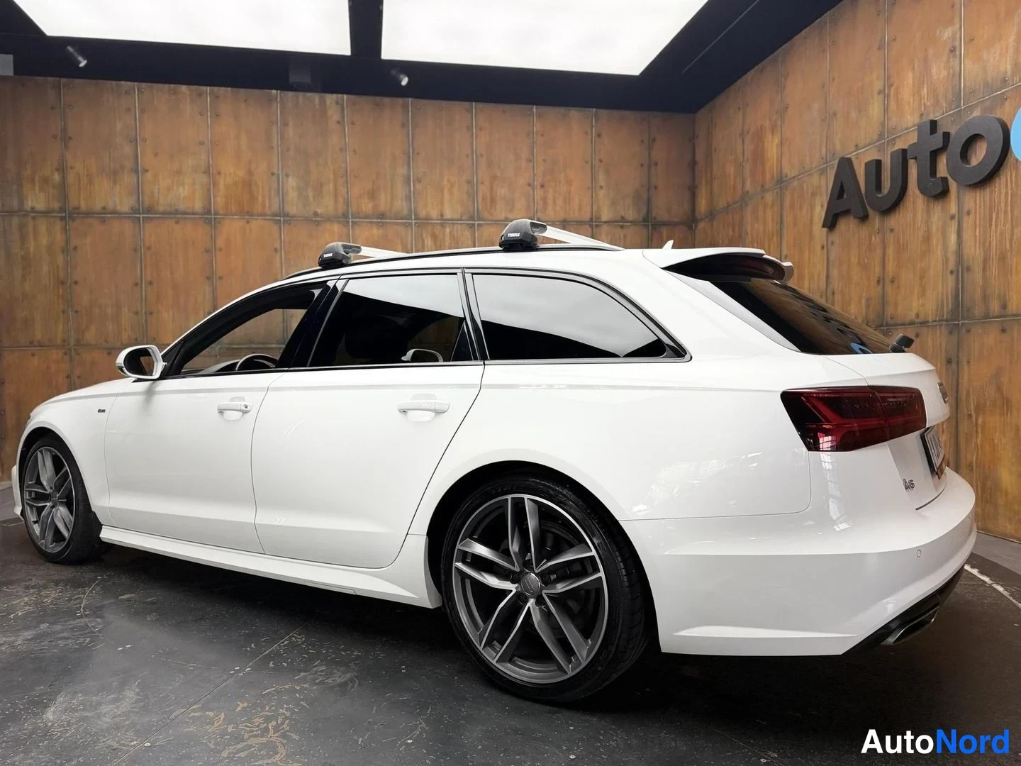 Valkoinen Audi A6 Avant 2016, takaviisto, kuva 14