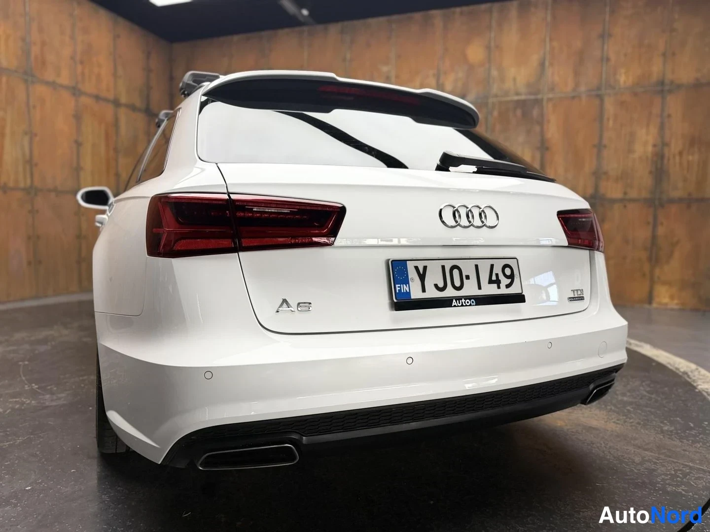 Valkoinen Audi A6 Avant 2016, takaa, kuva 16