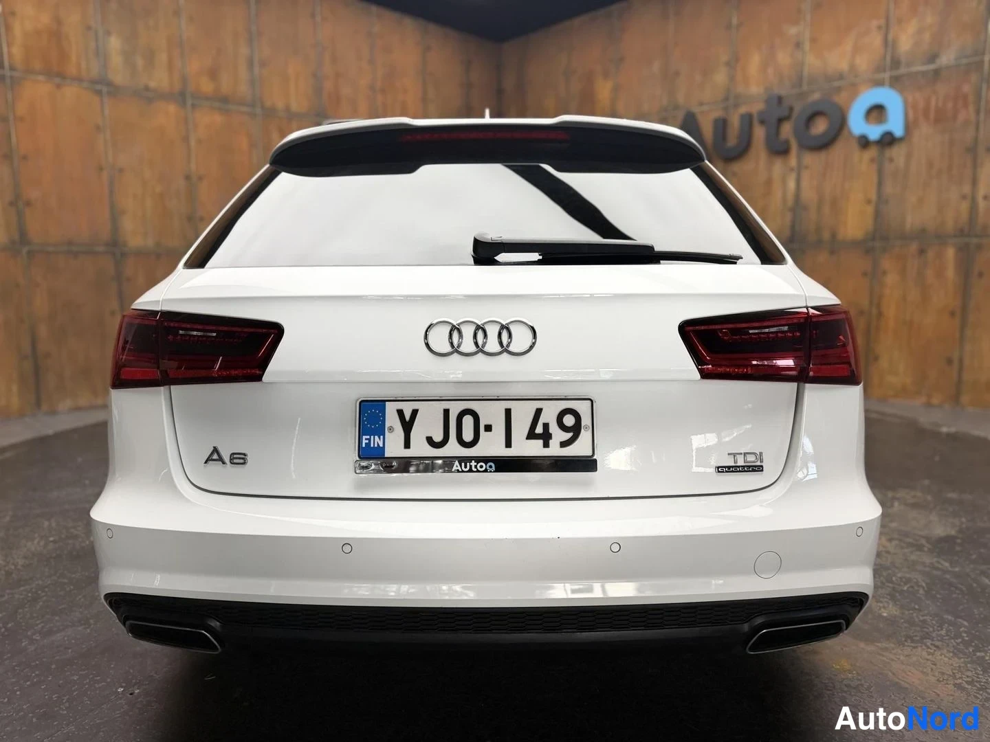 Valkoinen Audi A6 Avant 2016, takaa, kuva 17