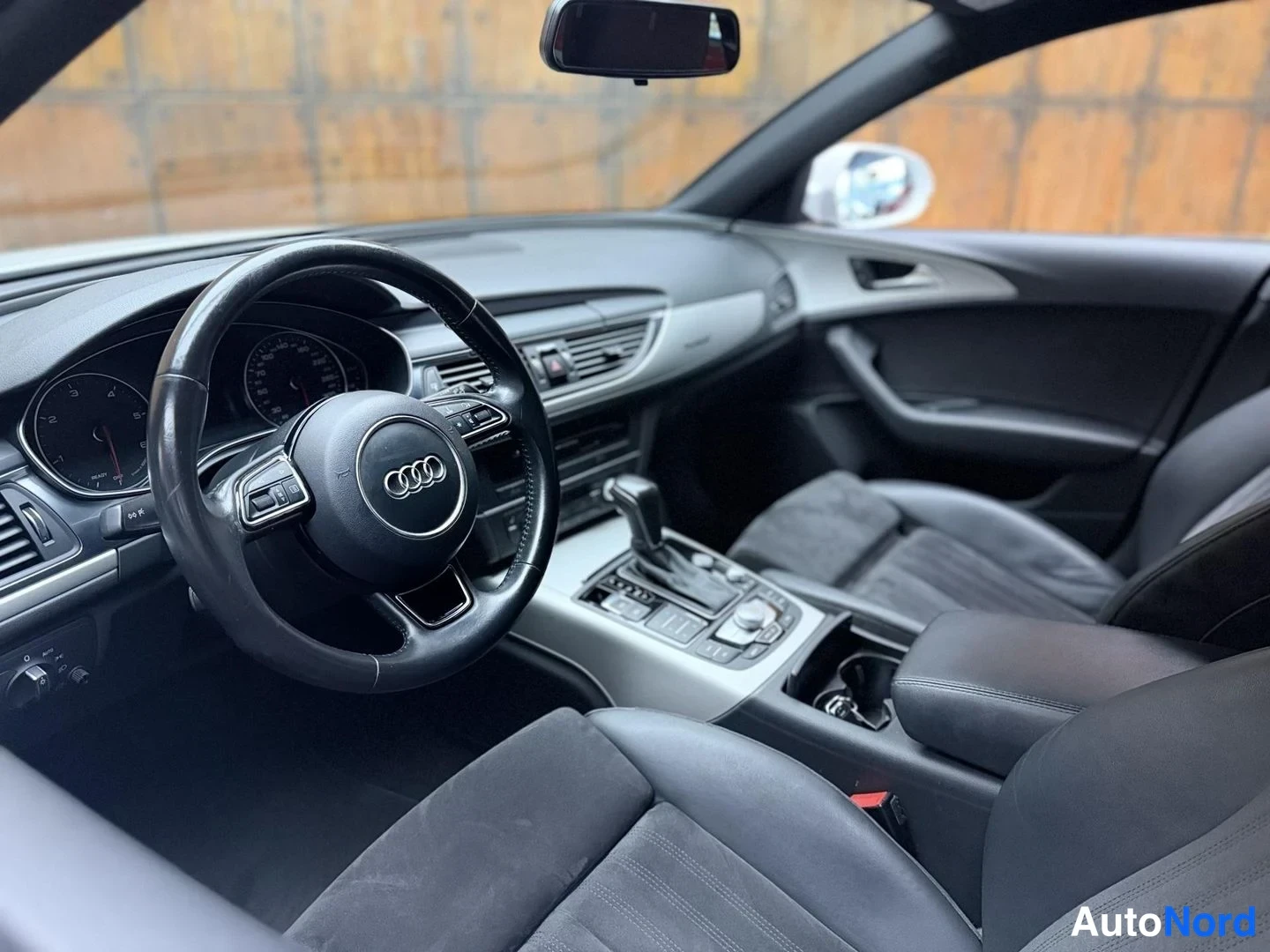 Valkoinen Audi A6 Avant 2016, ohjaamo, kuva 18