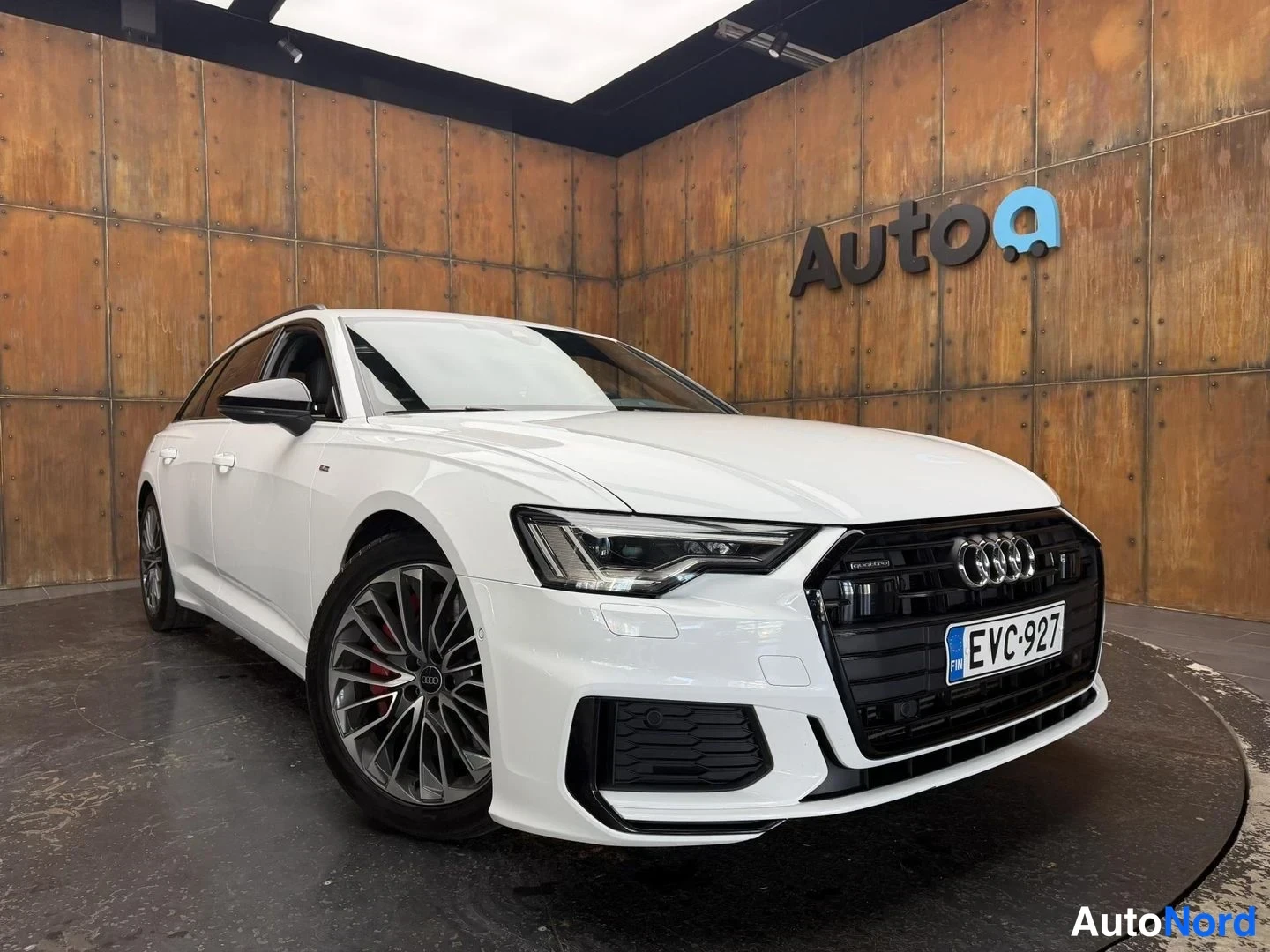Valkoinen Audi A6 Avant 55 TFSI e 2020, etuviisto, keula oikealle, kuva 5