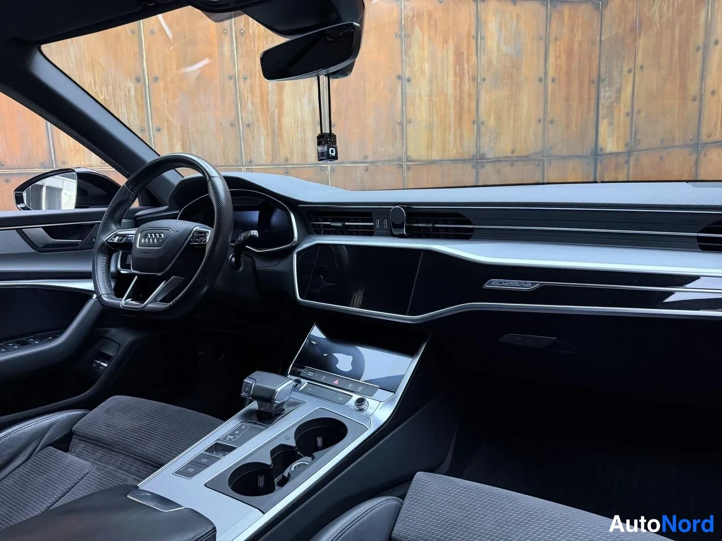 Valkoinen Audi A6 Avant 55 TFSI e 2020, ohjaamo, kuva 20