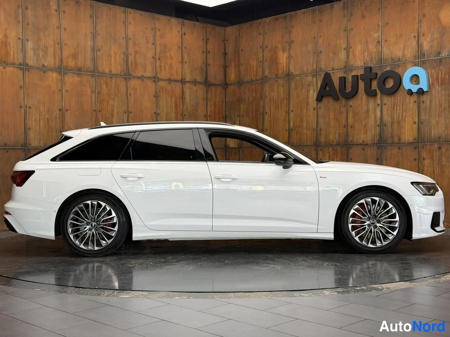 Valkoinen Audi A6 Avant 55 TFSI e 2020, sivulta, kuva 10