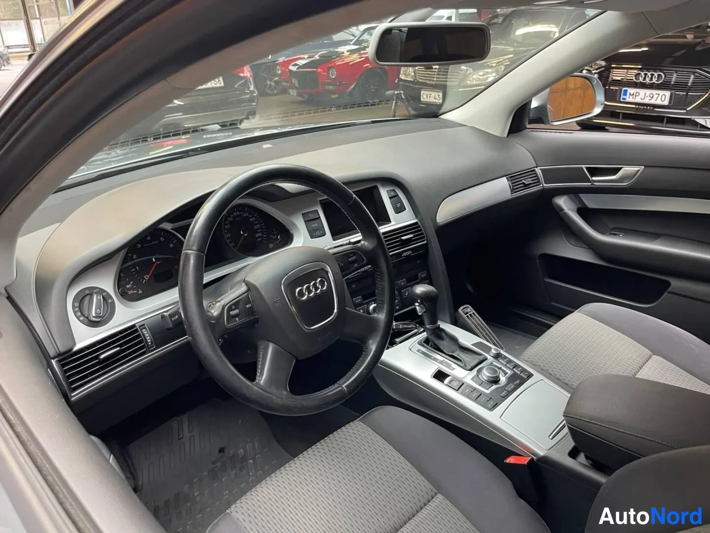 Harmaa Audi A6 2009, ohjaamo, kuva 17