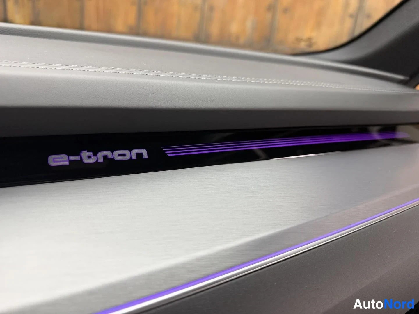 Musta Audi e-tron S 2021, yksityiskohta, kuva 31