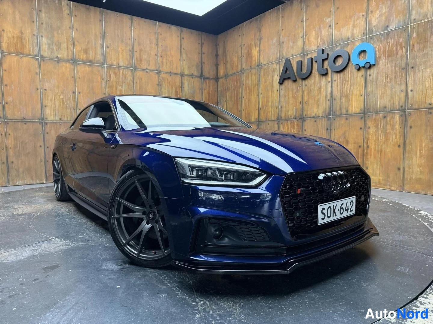Sininen Audi S5 2016, etuviisto, keula oikealle, kuva 5