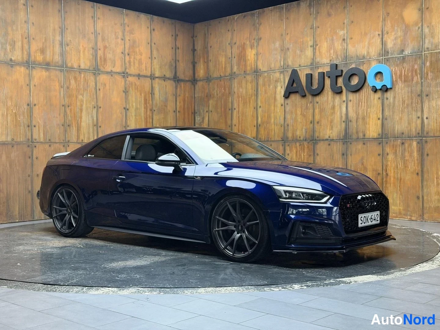 Sininen Audi S5 2016, etuviisto, keula oikealle, kuva 6