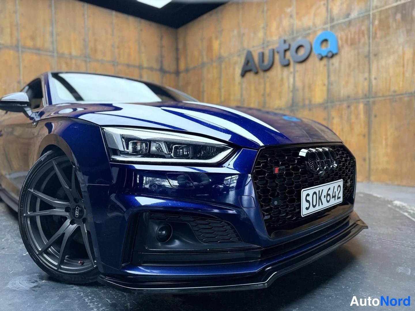 Sininen Audi S5 2016, etuviisto, keula oikealle, kuva 7