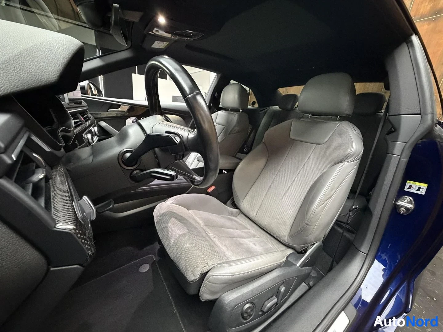 Sininen Audi S5 2016, ohjaamo, kuva 19