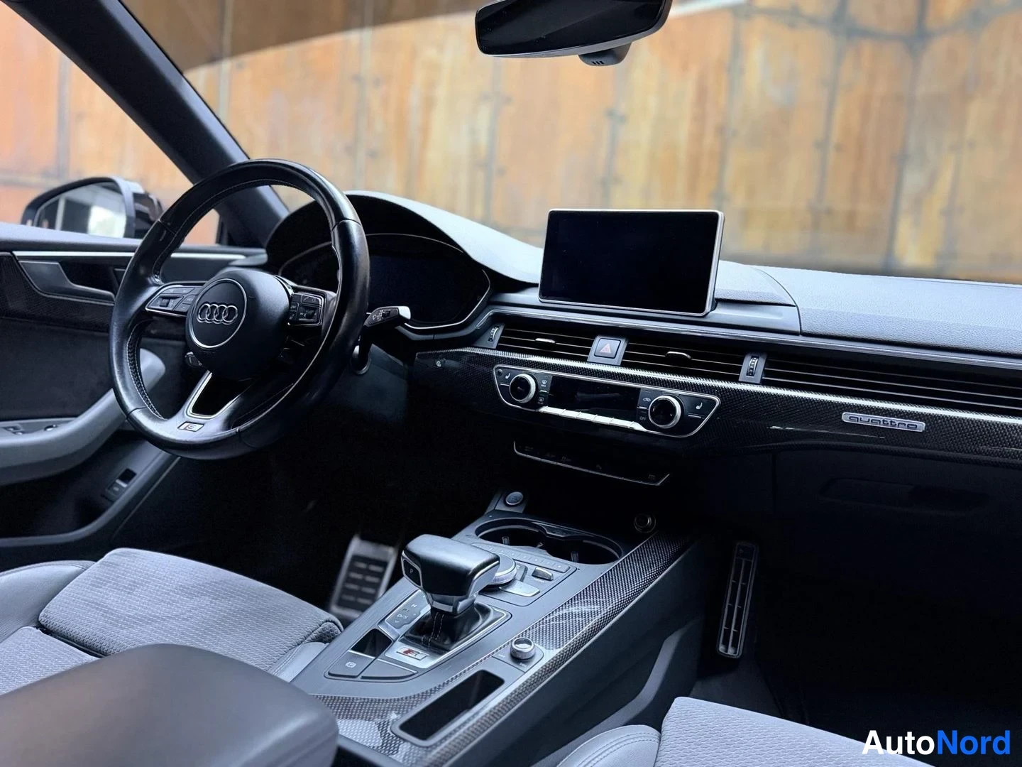 Sininen Audi S5 2016, ohjaamo, kuva 20