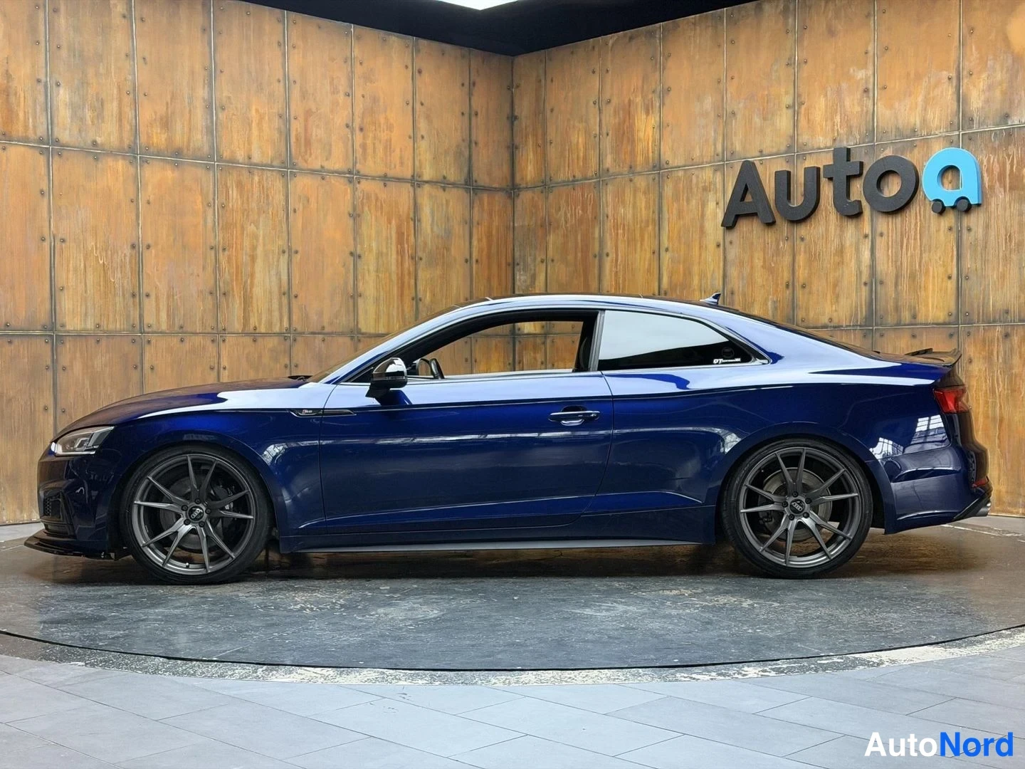 Sininen Audi S5 2016, etuviisto, keula vasemmalle, kuva 2