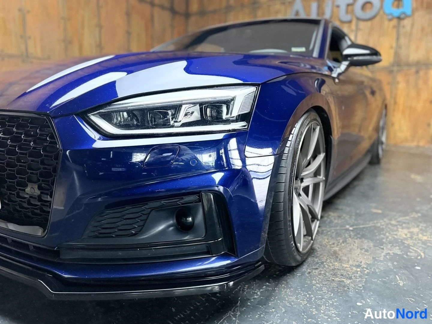 Sininen Audi S5 2016, etuviisto, keula vasemmalle, kuva 4
